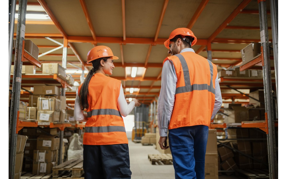 La importancia de contar con el vestuario laboral adecuado